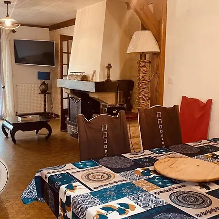 Spacious 100m House In *